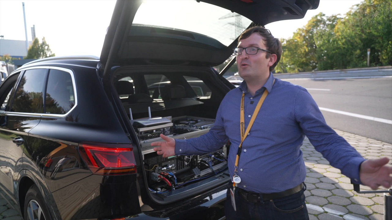 uwe-schaefer-presents-human-vision-vehicle